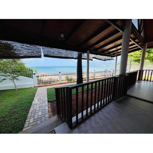 Janas Blue Water Corner