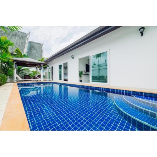 Jasmine Pool Villa in Nai Harn