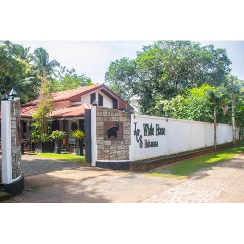 JC'S White House