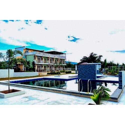 Jeanine's Travellers Inn by RedDoorz