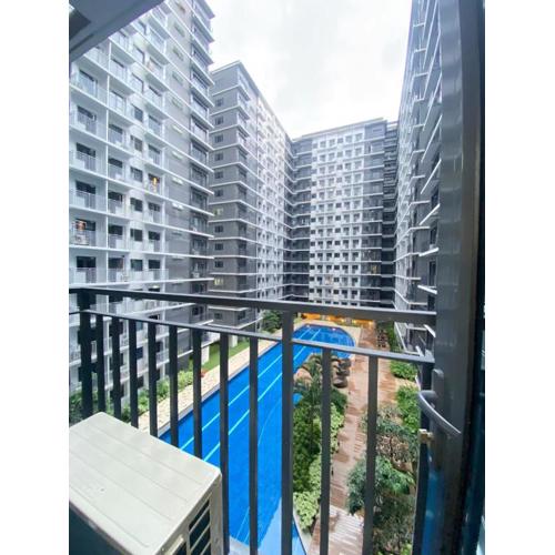 Jejo Suite Home Shore 3 Residences Staycation 1 BR Unit Near MOA with Netflix and Prime Video