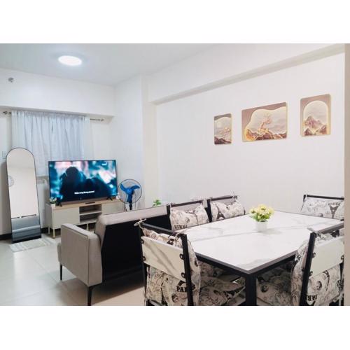 JFam Suites Allegra Condo with Balcony, FREE Parking