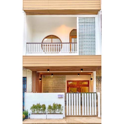 Jinbo White House Betong