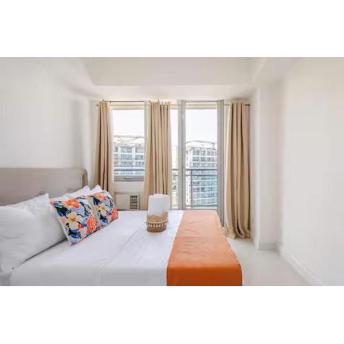 Jing'sCrib 2BR Apartment by Azure Near Manila International Airport