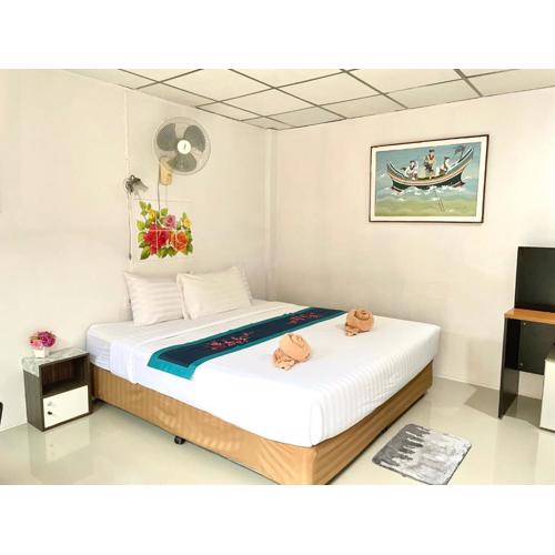 JJ karon beach hotel