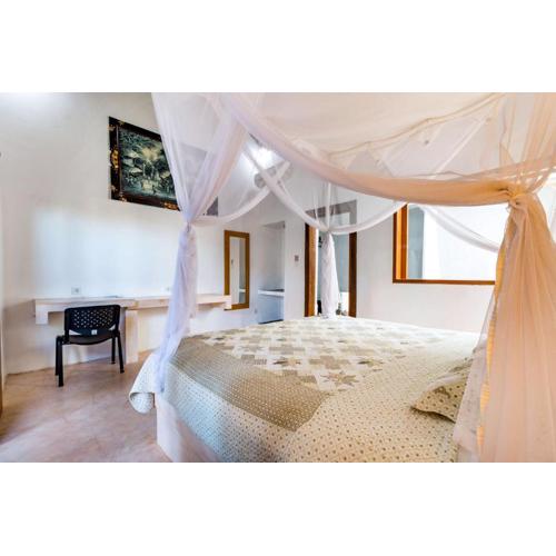 JJ Stay and Surf Batu Bolong