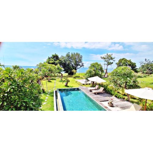 JOGLO APONG Beachfront Apartment