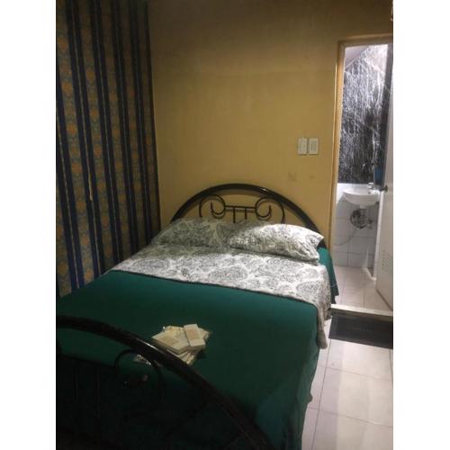 JOHNFONZ BUILDING Spacious Room