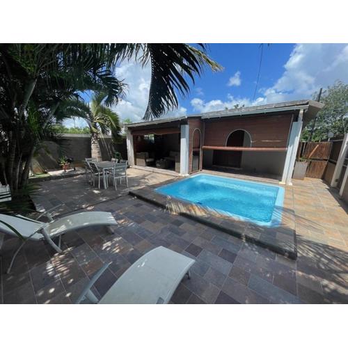 Jolie petite villa à Trou aux biches à 200 m de la plage