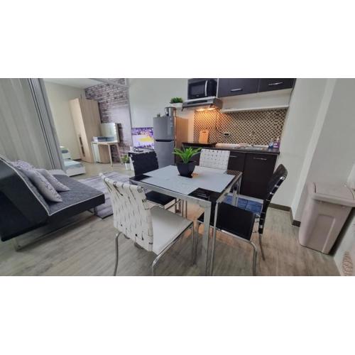 Joms Cozy Staycation