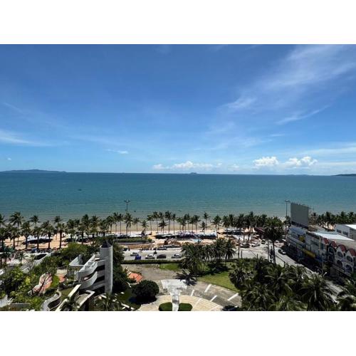 Jomtien Beachfront Apartment