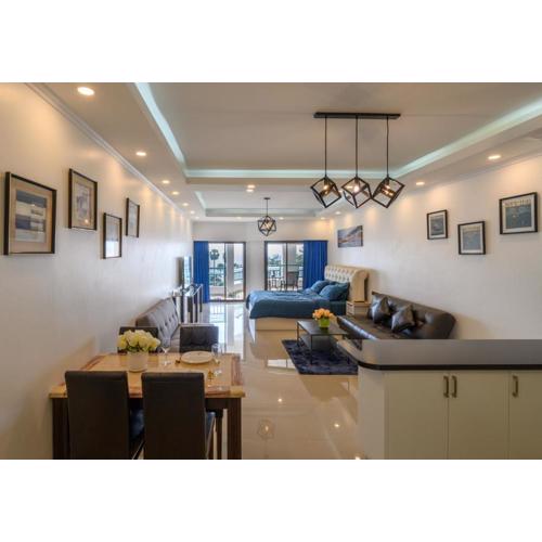 Jomtien Beachfront Stylish Studio , Stunning Seaview , Big Pool