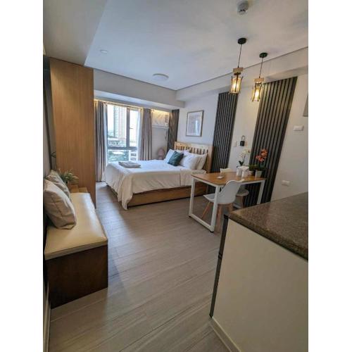 Joyce Condo @ Centrio Towers