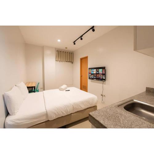 JP Santiago Studio Makati J202