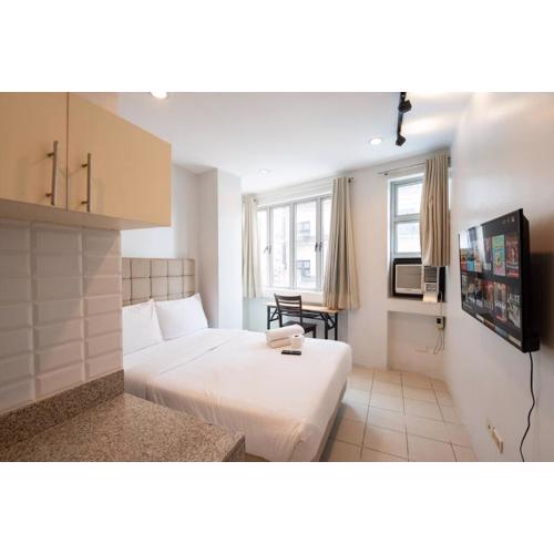 JP Santiago Studio Makati J208