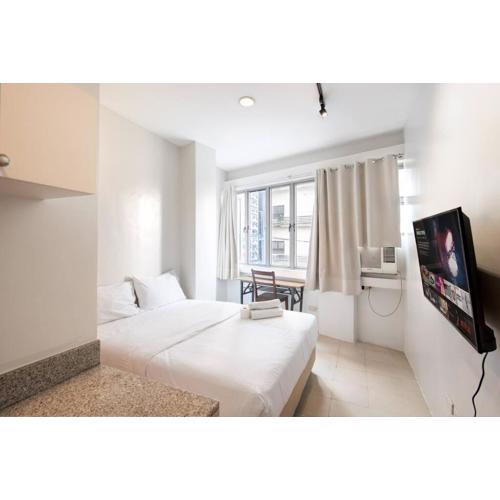 JP Santiago Studio Makati J308