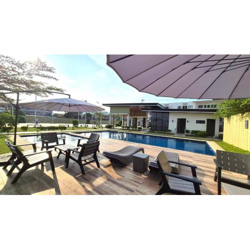 JTropics Plumera Mactan Near Airports, Beaches and Malls
