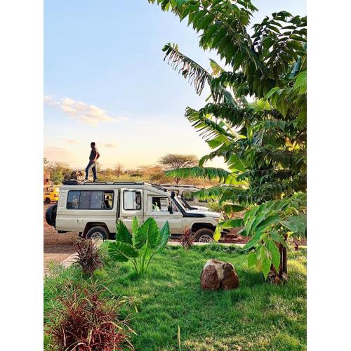 Jua Manyara Lodge & Camp Site