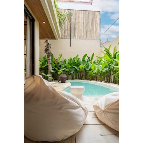 Juli Villas - Luxurious 2 bedroom villa with pool at prime location - Canggu Pererenan
