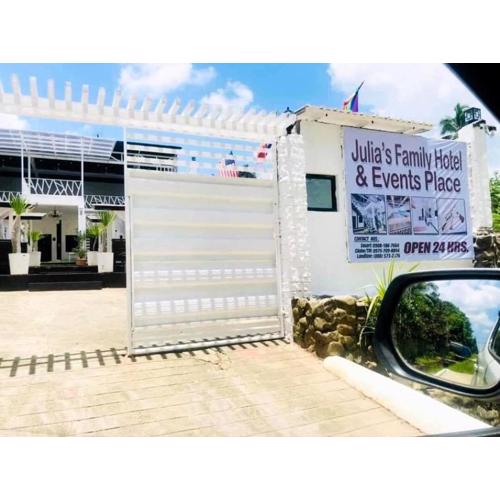 Julia's Family Hotel & Events Place FAMILY-BARKADA ROOM