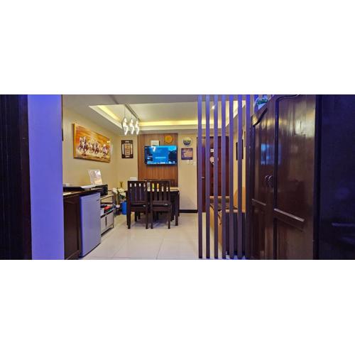 JWs Lodgings Condo With Balcony, WiFi, Netflix