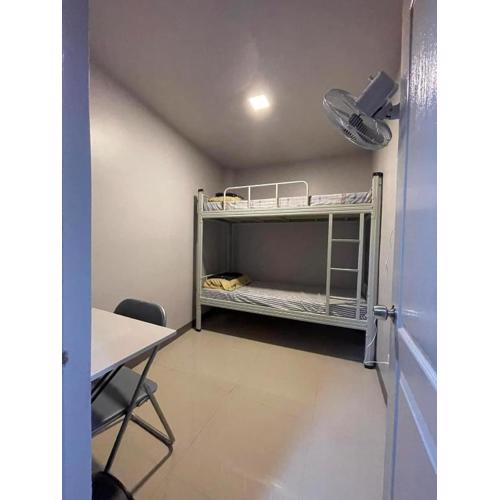 K and R Apartment Affordable Aircon Room with Wifi