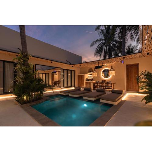 Kaind - Luxury 4BR Villa with Private Pool and Outdoor Cinema on Gili Trawangan