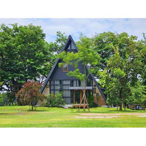 Kaitoon's River House