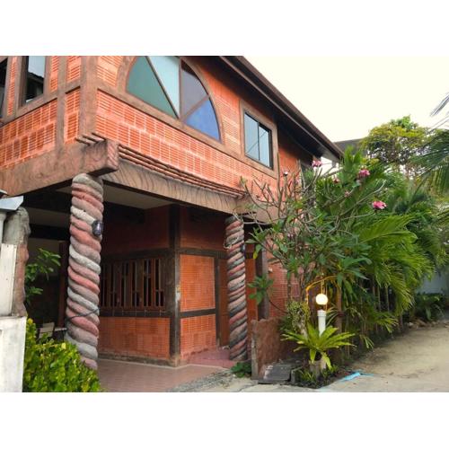 Kamala beach house 100m to the beach