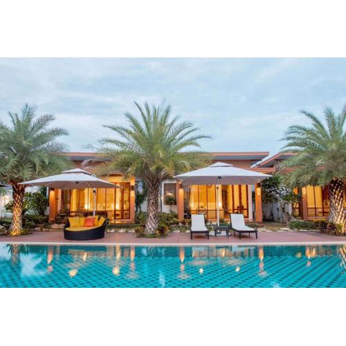 Kan & Kan Luxury Pool Villa Hua Hin with all bathtub