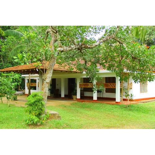 Kandy Little White House