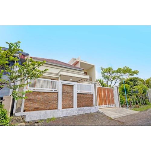 Kanggo Riko Family Homestay Mitra Reddoorz