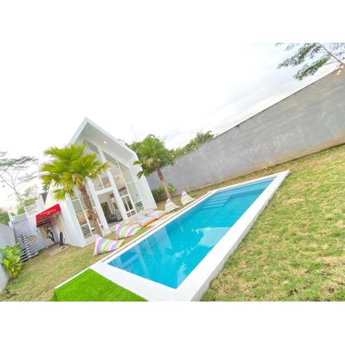Karabineri Private Pool Jogja Villa