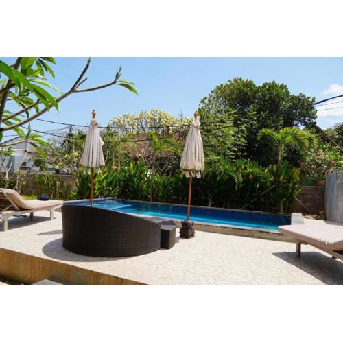 Karang Buncing Villas