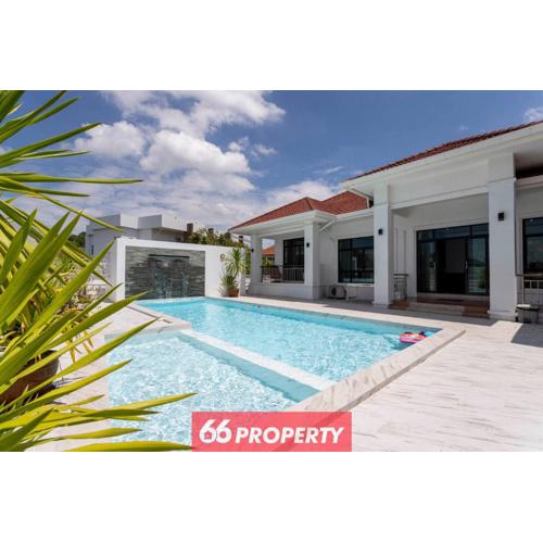 Karaoke Pool Villa, Event Space, Drinks Available