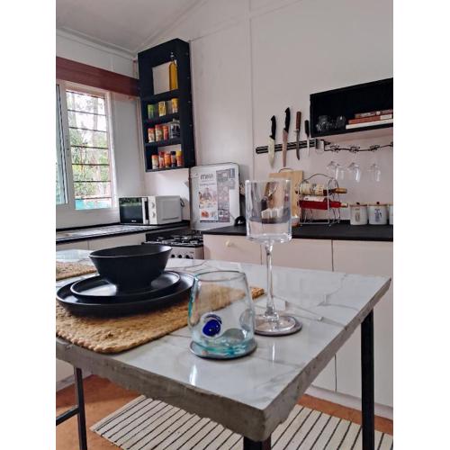 Karen Cottage with Private Garden WiFi