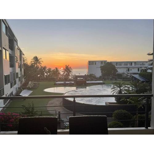 Karon Beach Large 2 bedrooms & living room Seaview apartment