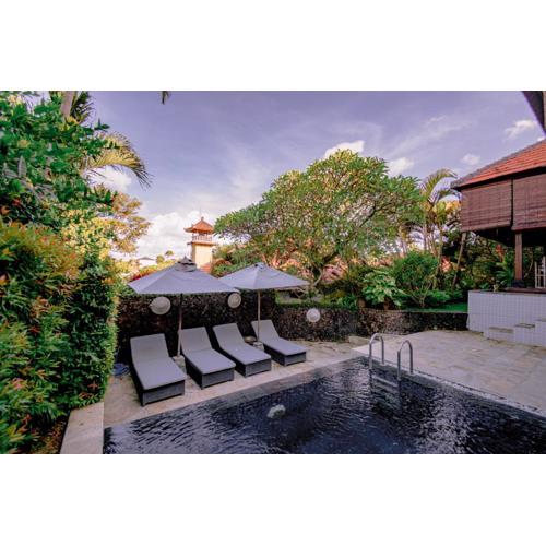 Karvaka Villa -Classic Elegance 3BR Villa in central Berawa, Canggu