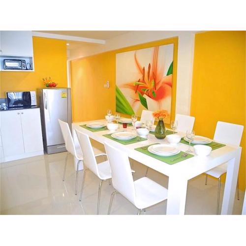 Kata Plaza 1 bedroom Modern Apartment