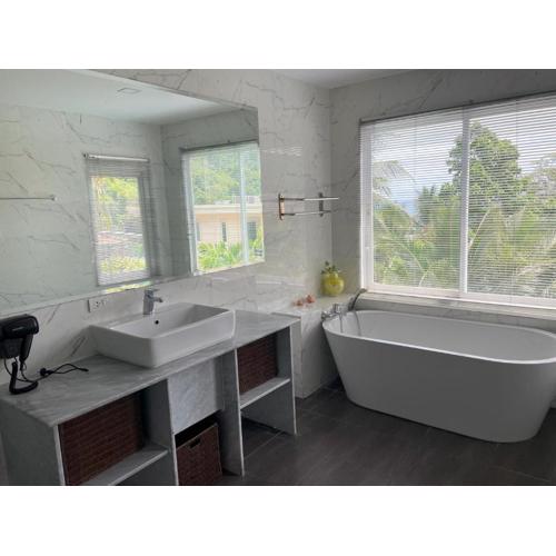 Kata Top View by Lofty