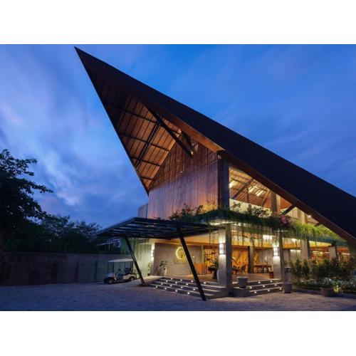 Kayumas Seminyak Resort