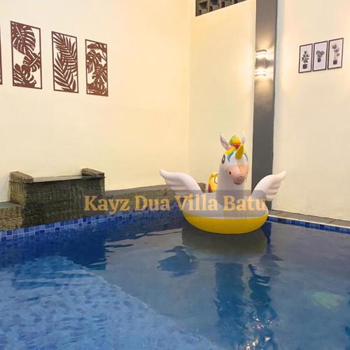 Kayz Dua Villa Batu Dengan Kolam Renang Pribadi