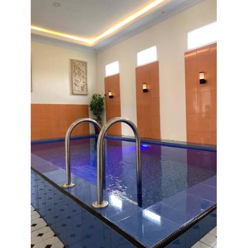 Kayz Villa Batu dengan Kolam Renang Pribadi