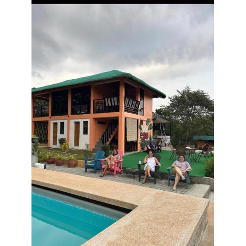 KEHLANI Vacation Farmhouse