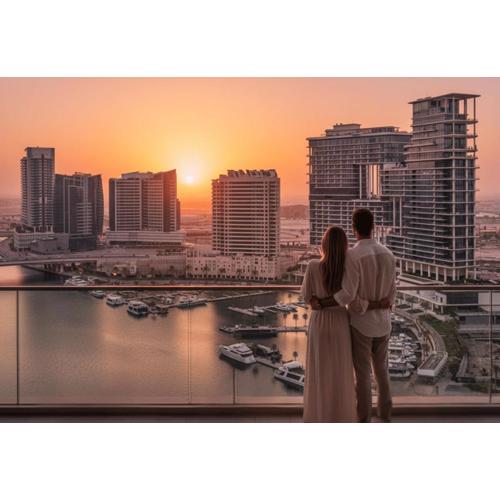 KeyRock - Chic 2BR Escape with Pool, Gym & Lake View