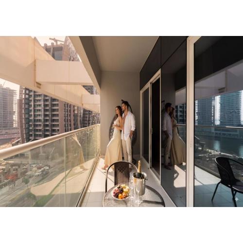 Keyrock Living - Luxury 1BR with Lake View at Reva