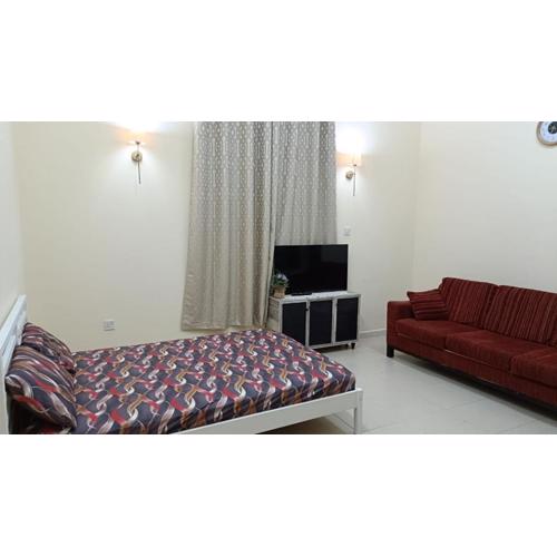 Khalifa A studio room 13-5