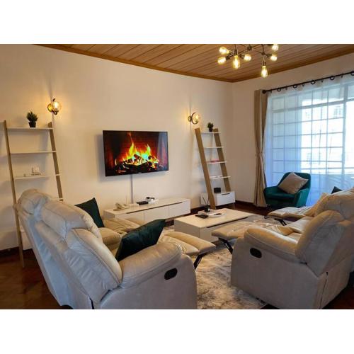 Kilimanis Stylish Retreat-Near Malls, Restaurants and hotels