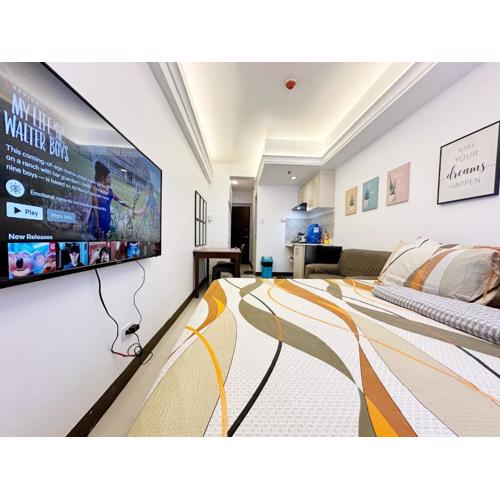 King Bed Suite at Pine Crest #T3-439 near Mall