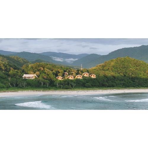 Kini Resort - Oceanfront Bamboo Eco Lodges
